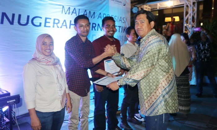 Transsulawesi.com Raih Anugerah Jurnalistik DSLNG 2018 Pada Dua Kategori